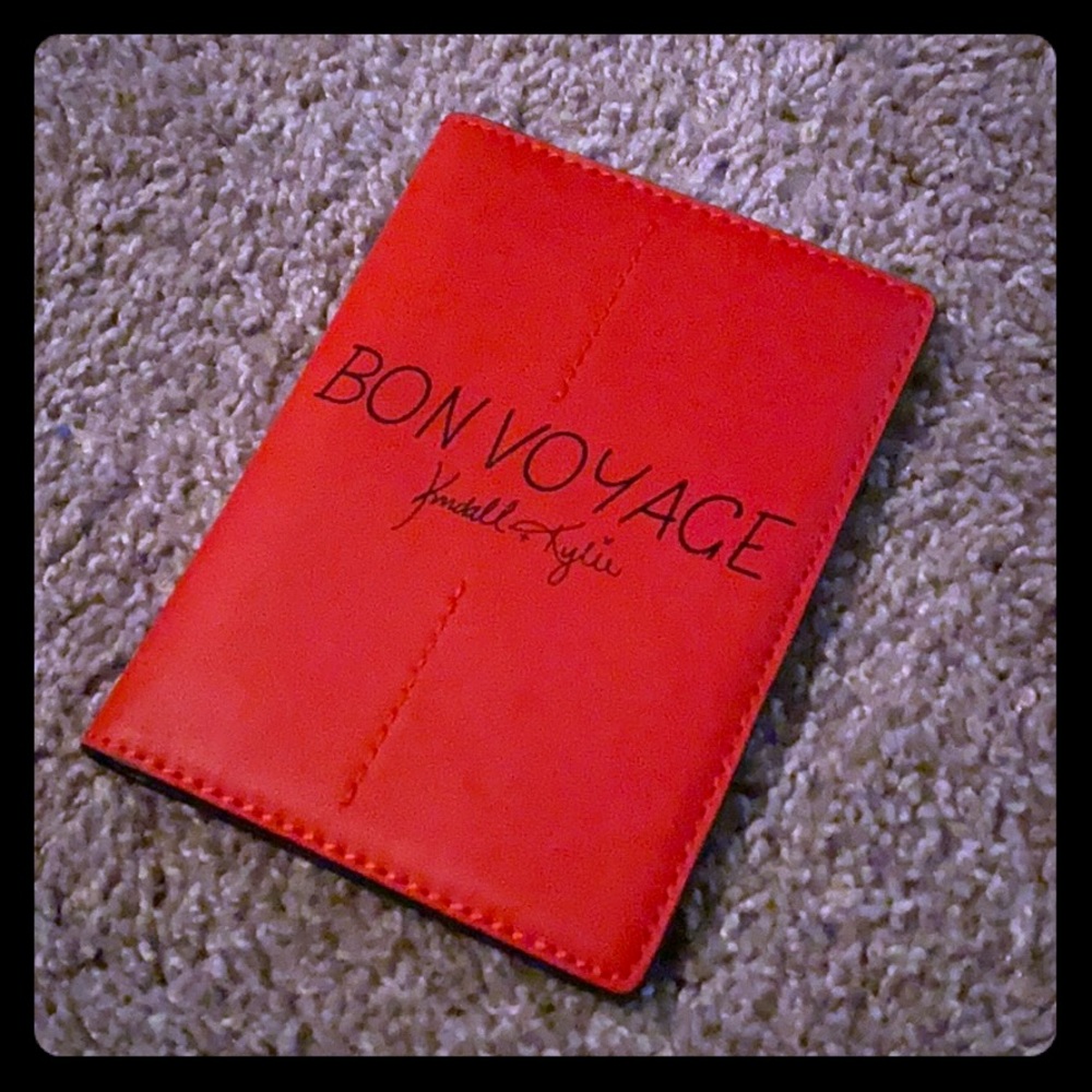 BON VOYAGE. Kendall + Kylie